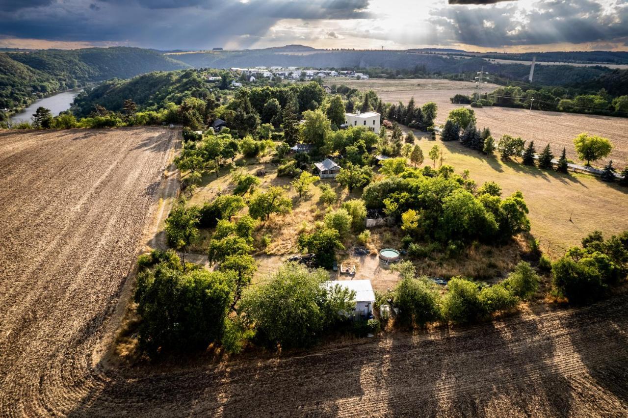 Tiny House - Chatka V Rezi U Prahy Husinec  Dış mekan fotoğraf